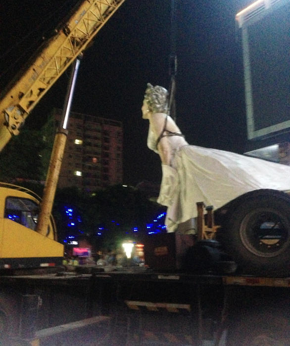 China's tallest Marilyn Monroe statue dumped