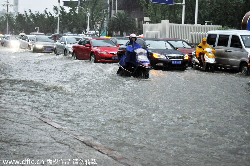 Rain wreaks havoc in SW China city