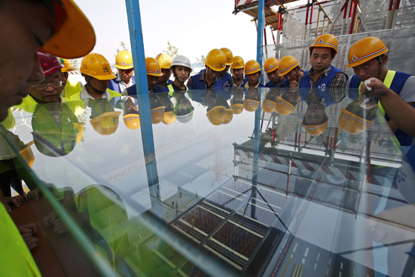 Construction workers undergo safety training