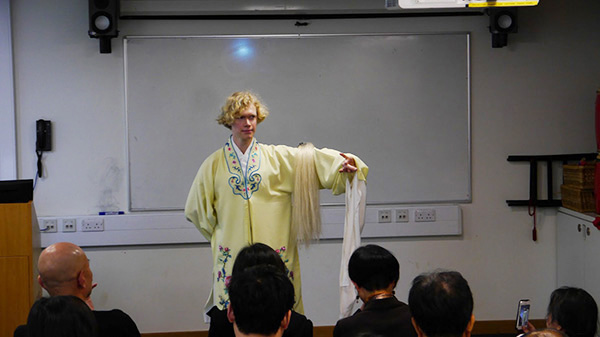 Peking Opera singer Mei Lanfang remembered in London