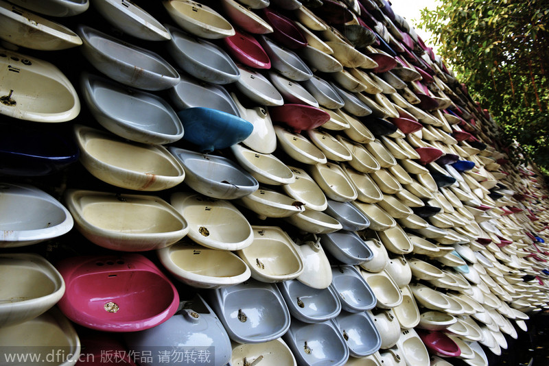 Controversial toilet waterfall stays in Foshan