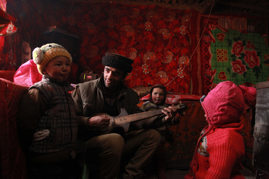 Ethnic Tajik life through the lens of a soldier (Part III)