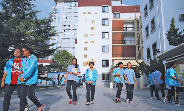 Tibetan middle schools play catch-up