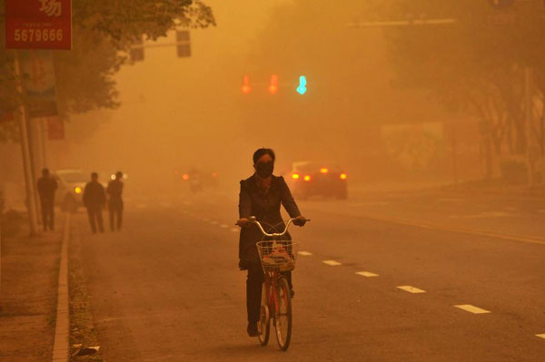 Sandstorms hit parts of Xinjiang