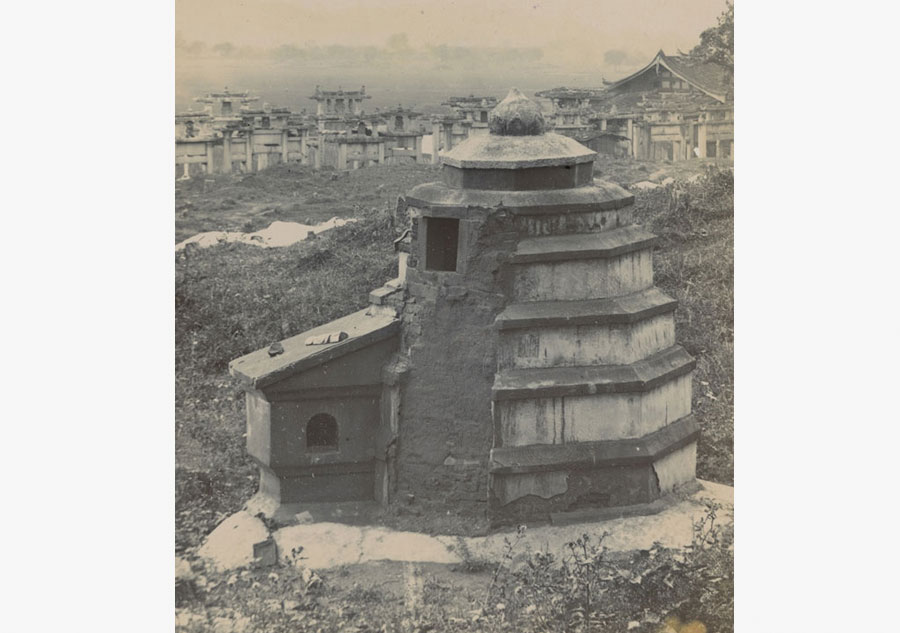 China in the 1890s through British photographer's lens[5]