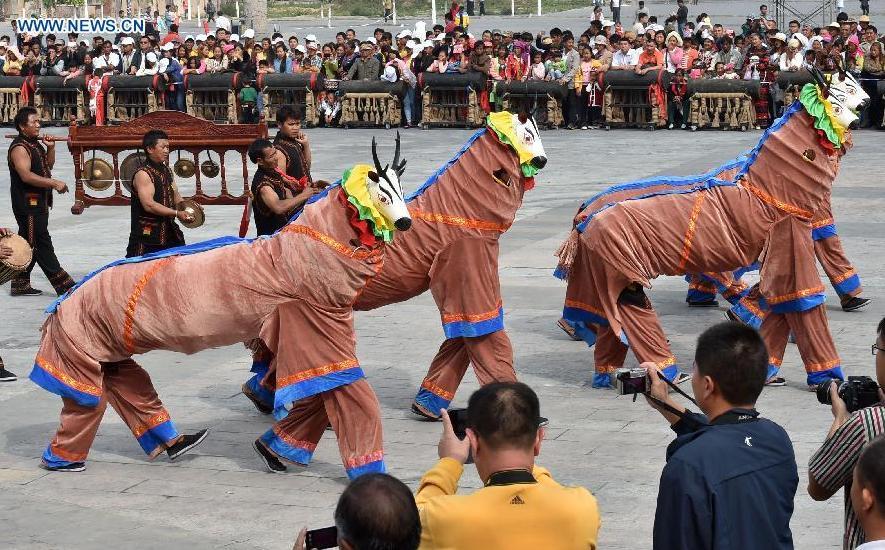 Cultural carnival parade held in Yunnan