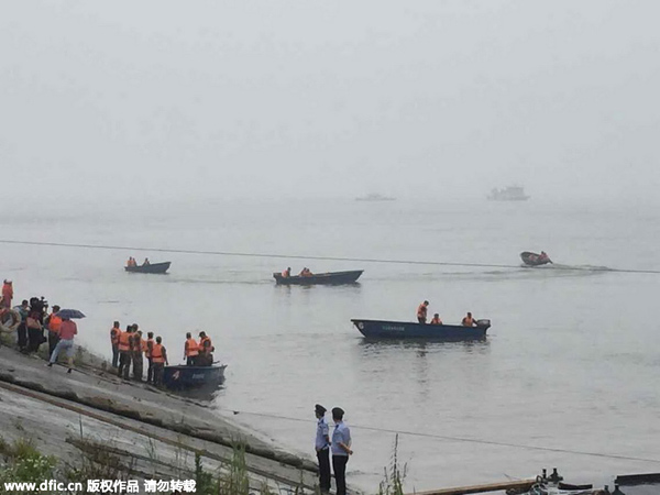 Massive operation launched to rescue ship passengers