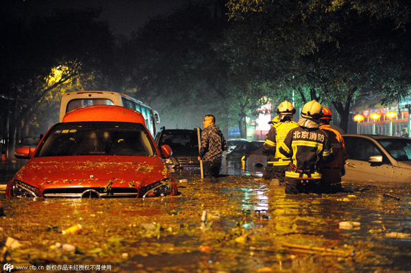 Heavy rain hits Beijing