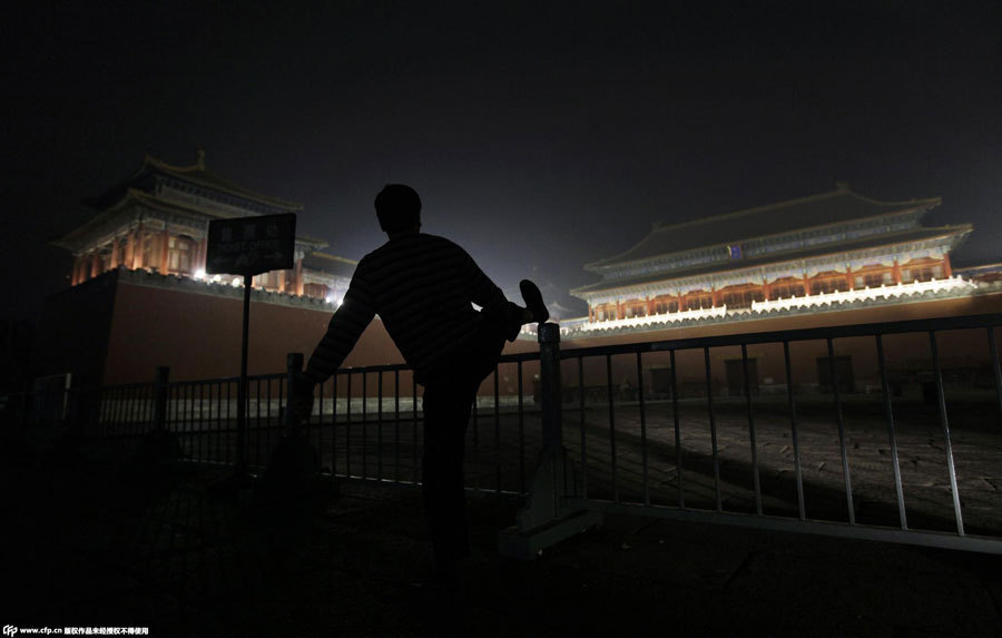 Photographer captures different shades of Beijing's nights