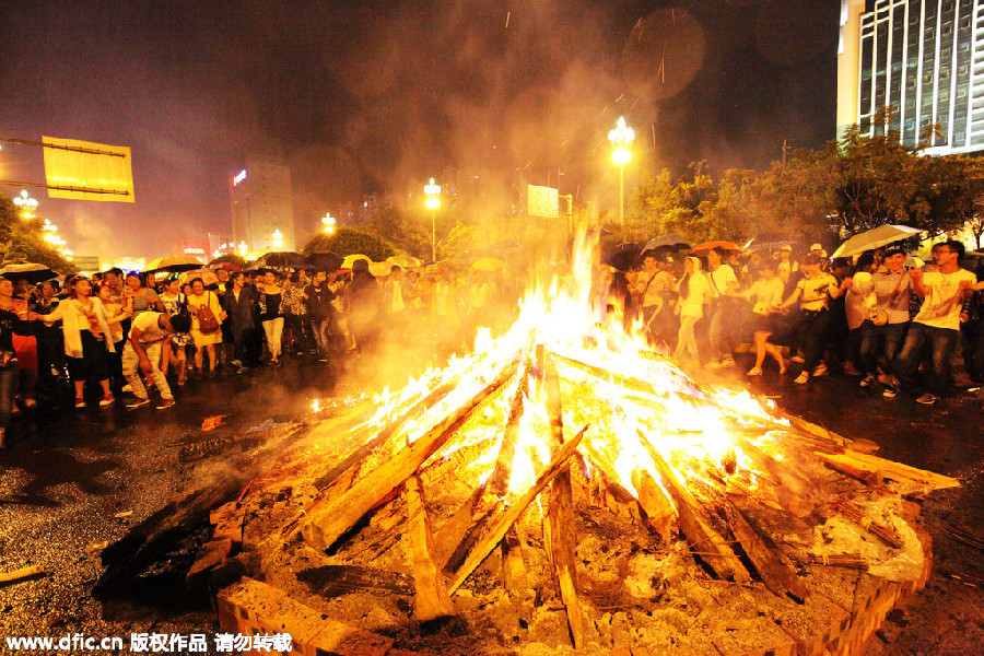 Ethnic groups celebrate Torch Festival