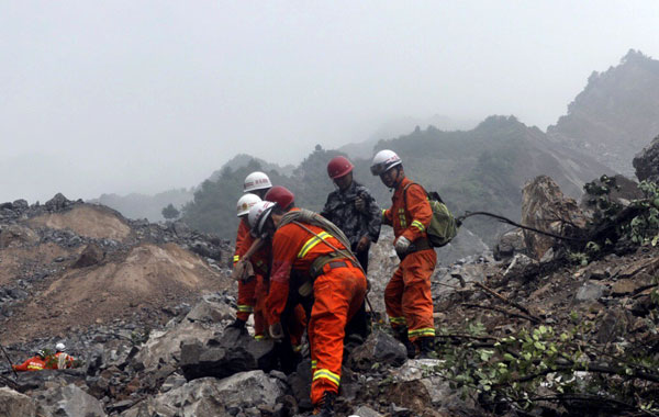 Over 60 missing from NW China landslide