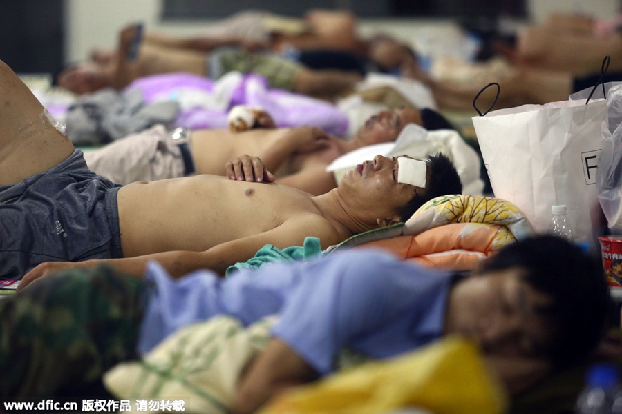 School turns into place of shelter in Tianjin