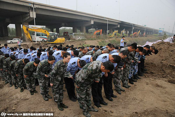 Ceremony held on seventh day of Tianjin blasts to mourn victims