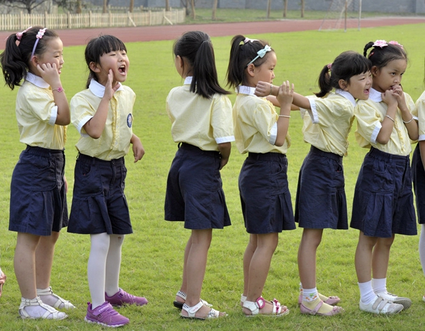 Social media buzz over the ugliness of Chinese school uniforms