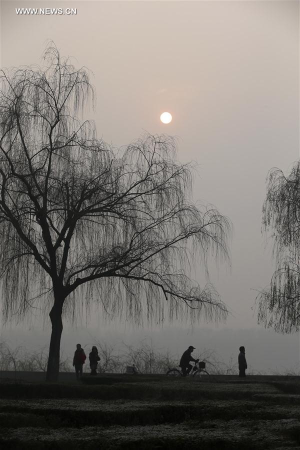 Heavy smog affects Chinese cities