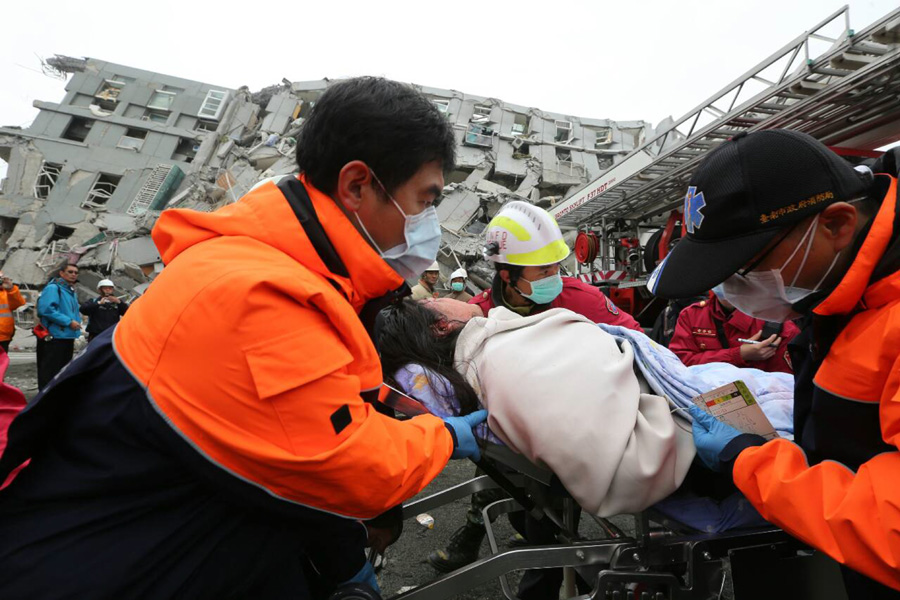 Rescuers race against time to save Taiwan quake survivors