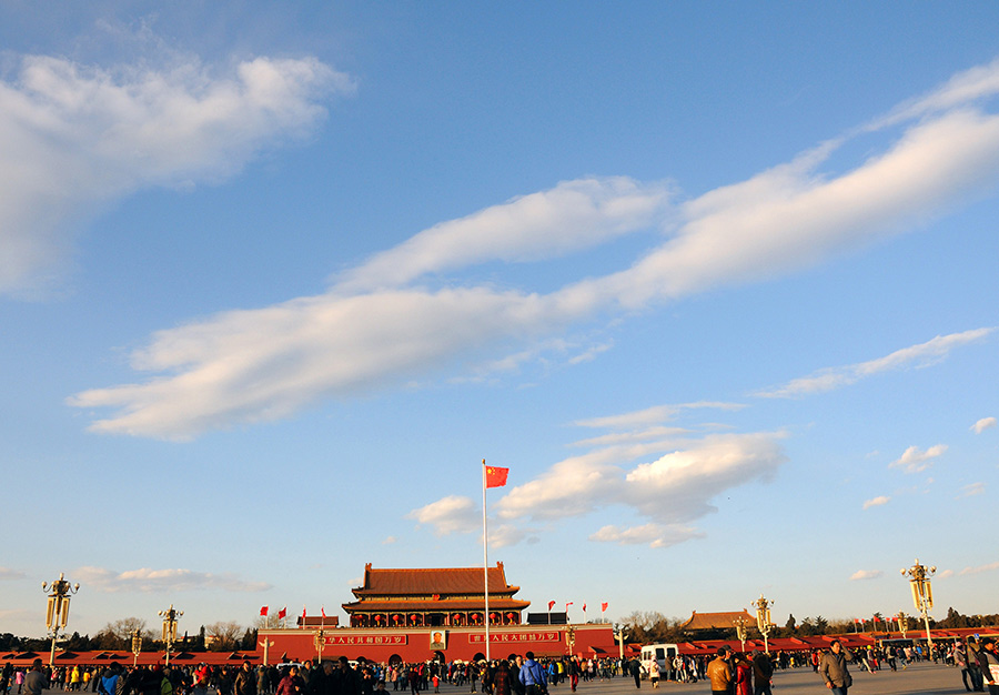 Beijing sees blue sky on New Year's Day, but air quality begins to worsen