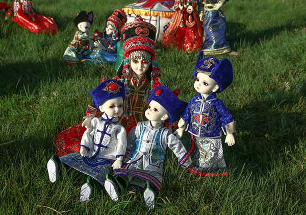 <EM>Buteelchi</EM> dolls show rich Mongolian culture