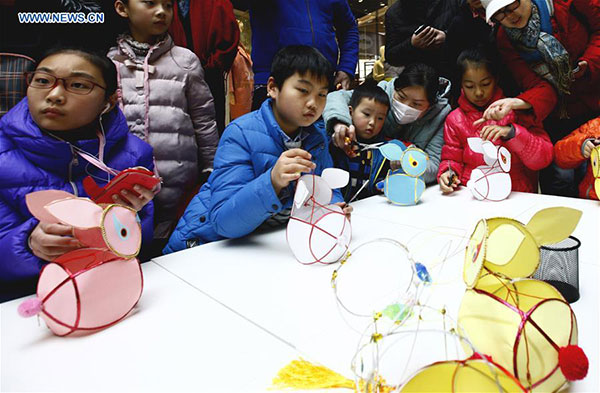Celebration held to greet coming Lantern Festival around China