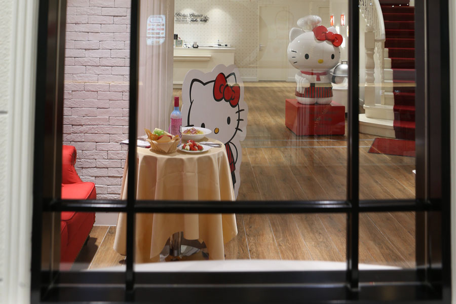 Shanghai opens first authorized Hello Kitty-themed restaurant