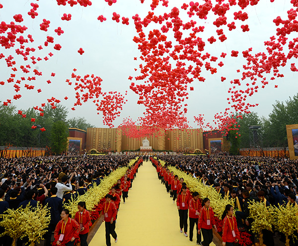 Hundreds pay their respects to Yellow Emperor in Henan