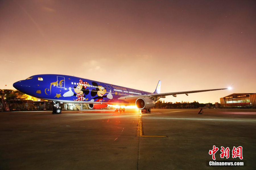 mickey mouse airplane