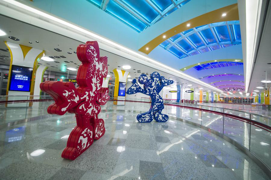 Shanghai unveils Disney-themed plane and station