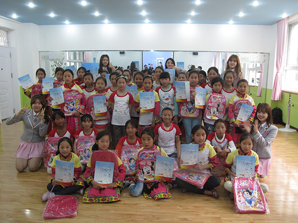 Koreans help Sichuan kids learn music and dance