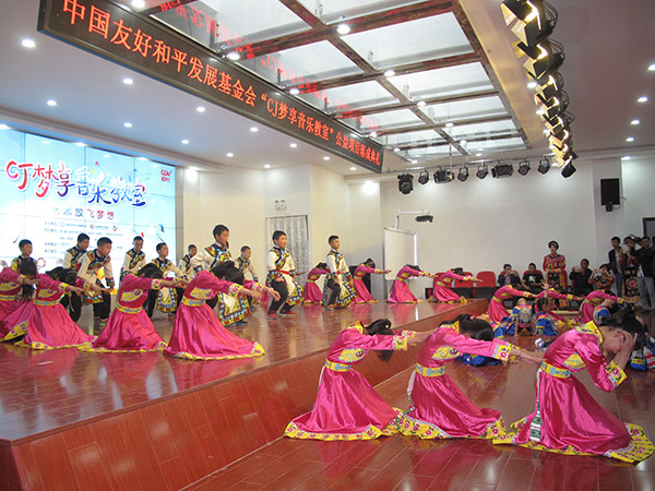 Koreans help Sichuan kids learn music and dance
