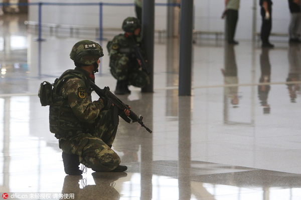 Homemade bombs hurt four at Shanghai airport