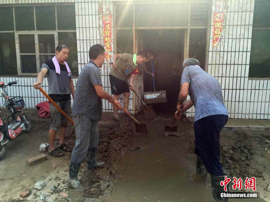 Flooding sweeps Hebei as rainstorm hits North China