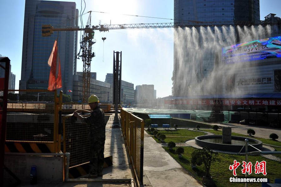 Heat wave sweeps across China