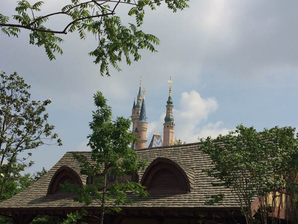 Shanghai Disneyland through time and a lens