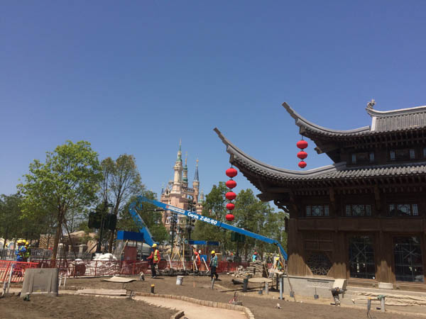 Shanghai Disneyland through time and a lens
