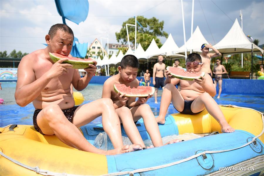 Chongqing issues red alert for high temperatures