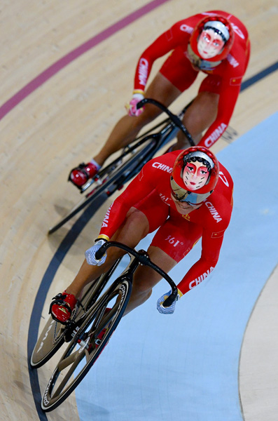 Cycling gold medalists' helmets take the spotlight