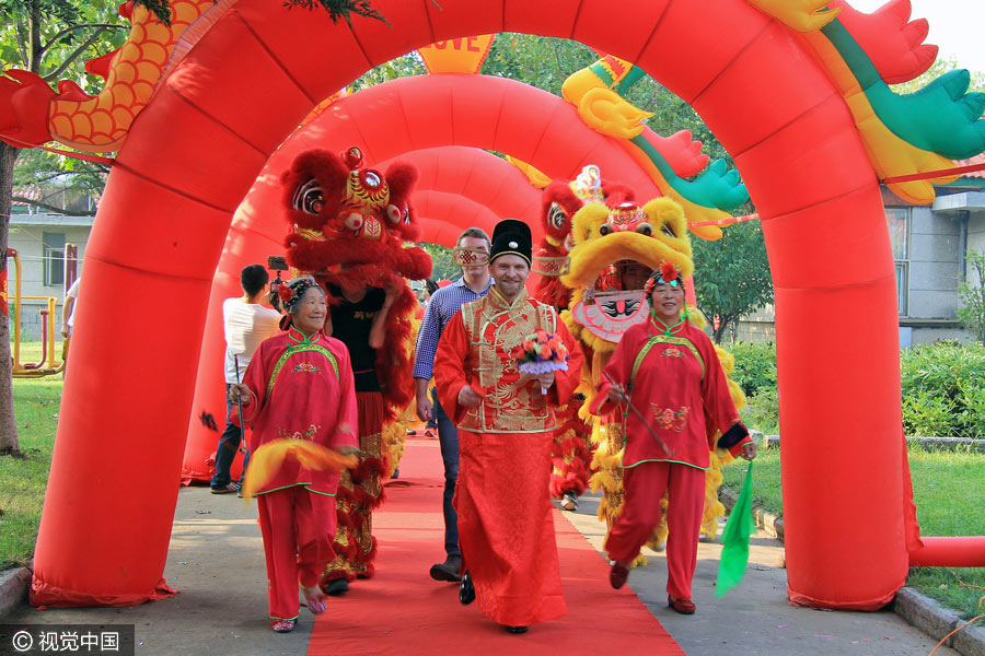 Orphaned Chinese woman marries American at SOS village