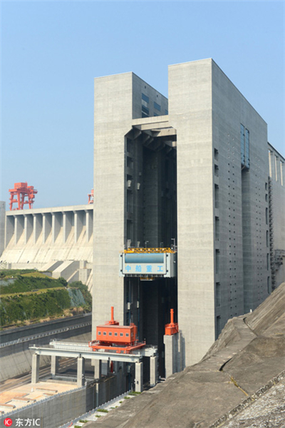 World's largest shiplift completes China's Three Gorges project