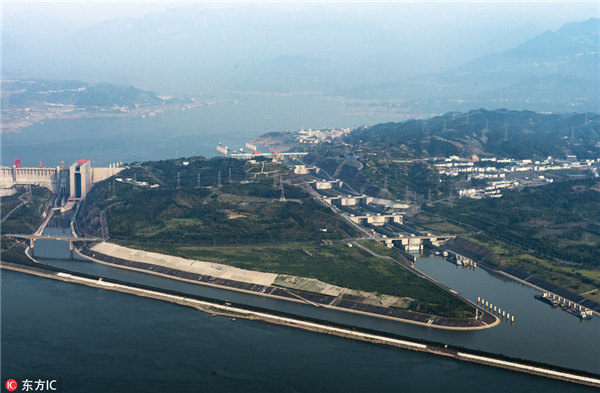 World's largest shiplift completes China's Three Gorges project