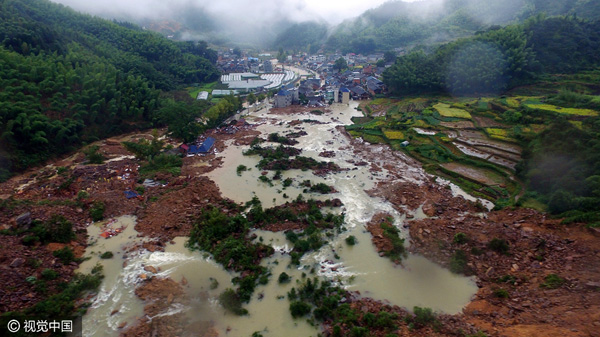 15 rescued, 26 still missing in East China landslide