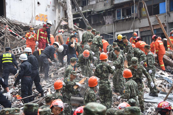 8 dead in buildings collapse in Wenzhou