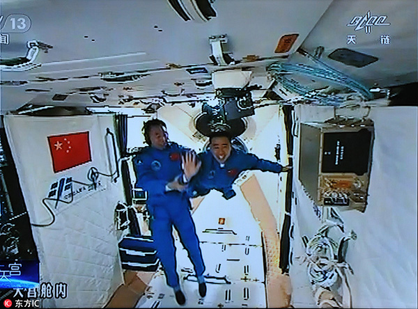 Astronauts in Tiangong II show good health condition