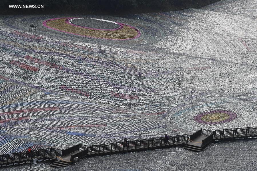 Giant mosaic made of 3m recycled discs in Taiwan