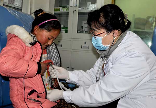 Doctor-sharing making a difference in Tibetan hospitals