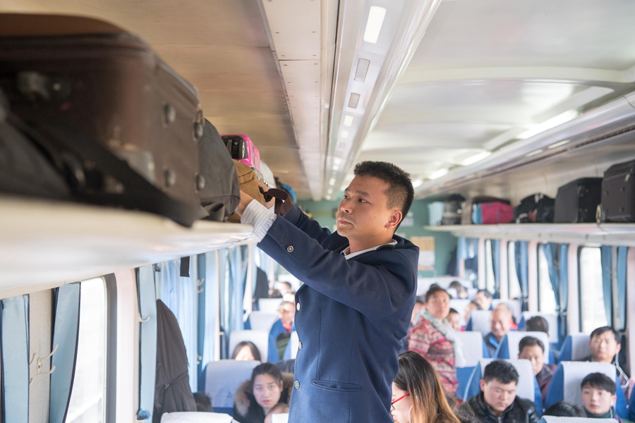 Passengers keep train attendant's painting dream alive