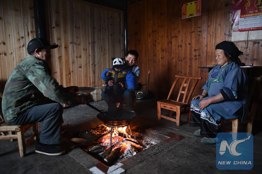 Spring Festival: The moment migrant worker met son after 24-hour journey