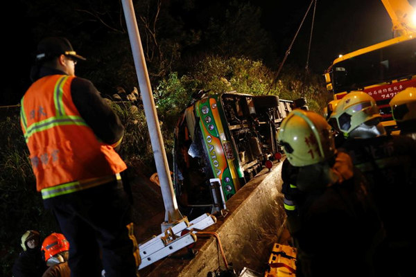 At least 30 killed in Taiwan bus crash