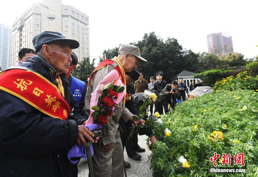 Remember the dead, pray for peace