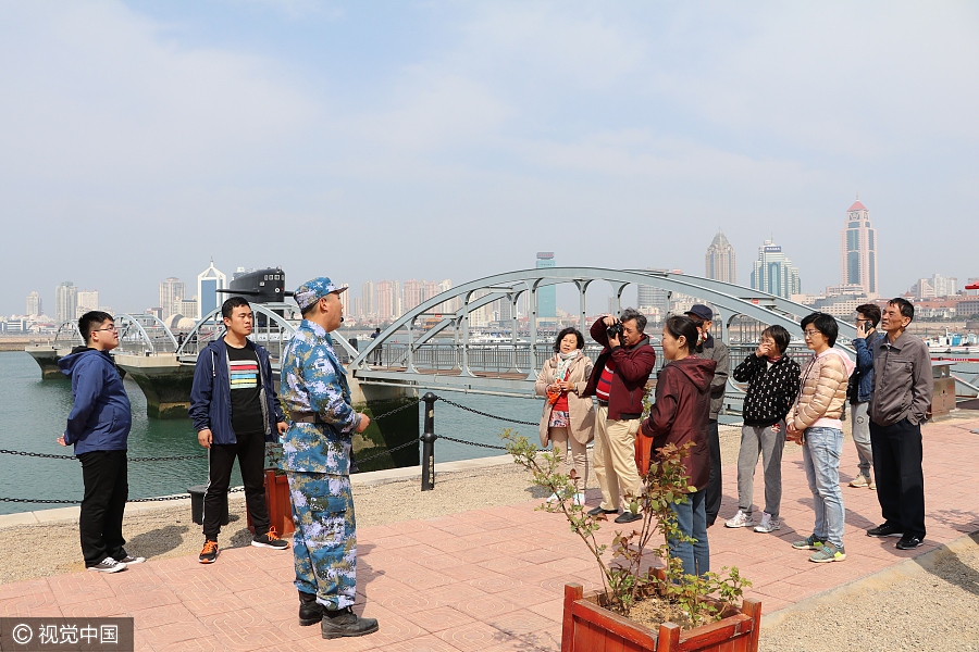 Nuclear submarine opens its doors to public in Qingdao