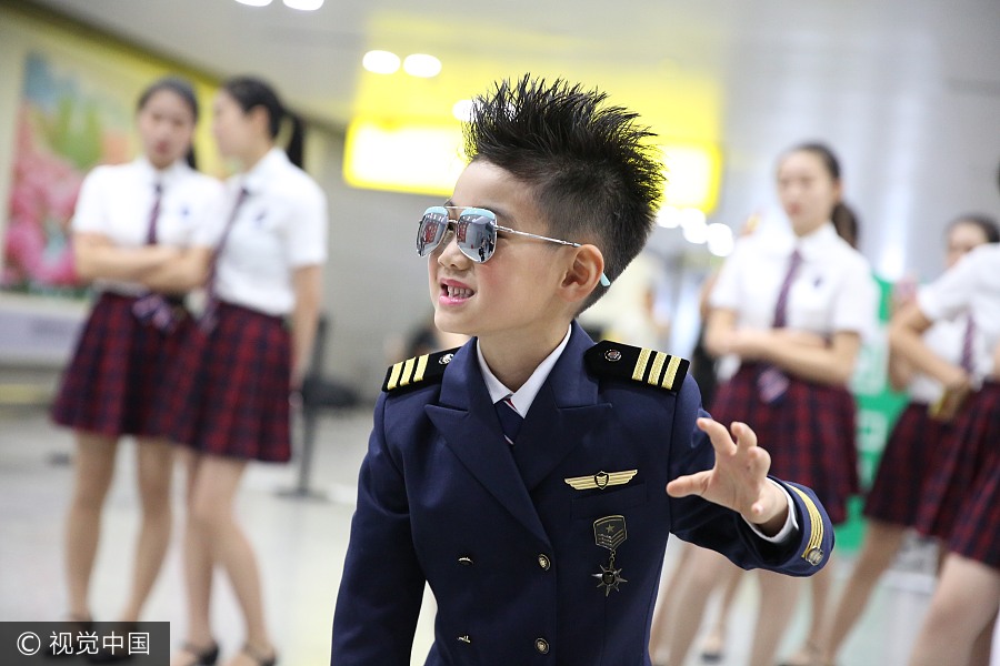 Junior pilots form air safety flash mob